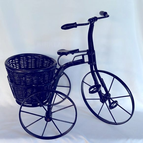 Vintage Black Metal & Wood Tricycle Bicycle Wicker Basket Metal Tricycle Planter - Picture 8 of 15